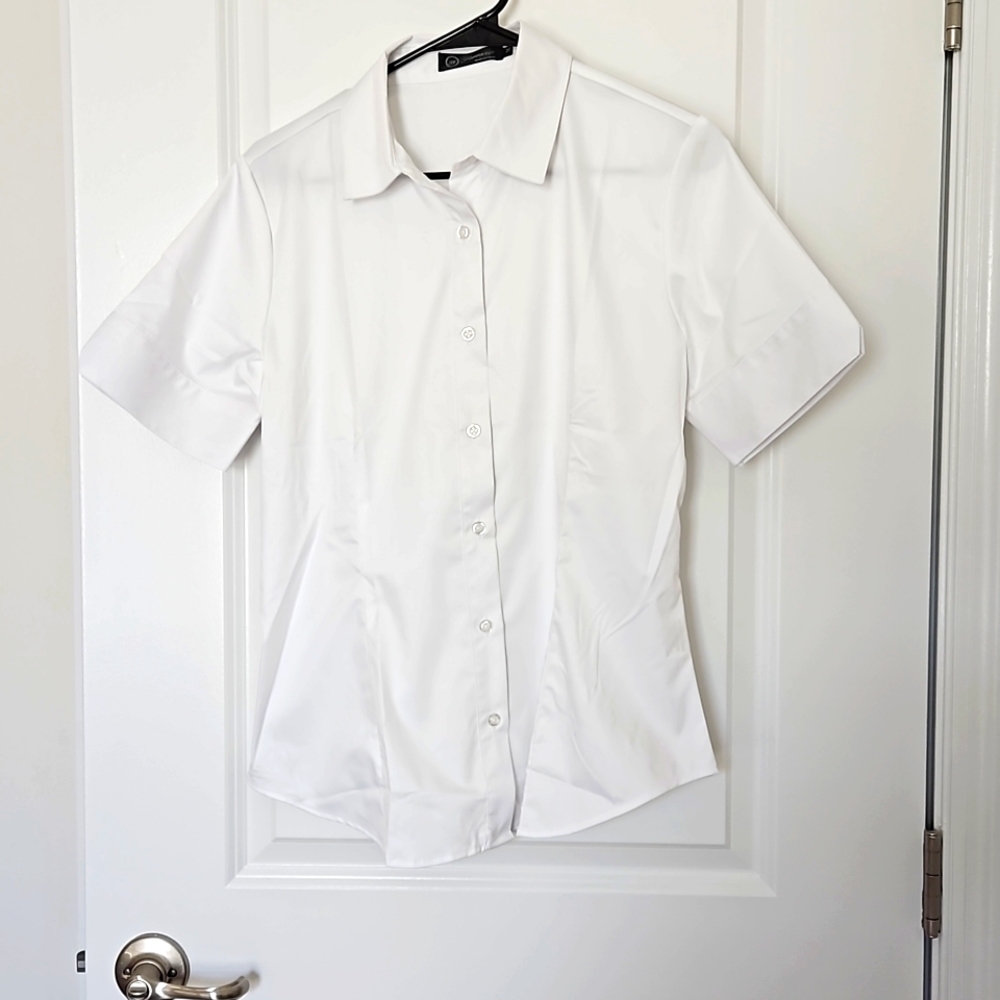 Stretch button down
